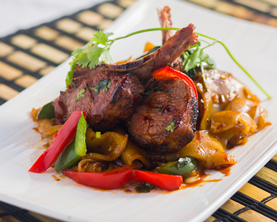 Image: Mom's Siam 2 Restaurant photo 1